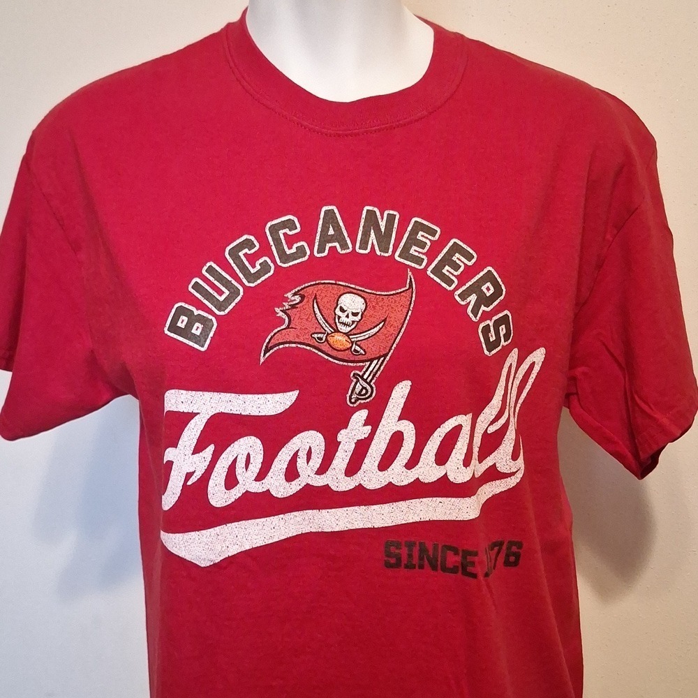 NFL Team Apparel Tampa Bay‎ Buccaneers Red Since 76 Graphic T-Shirt Mens M - Picture 4 of 7